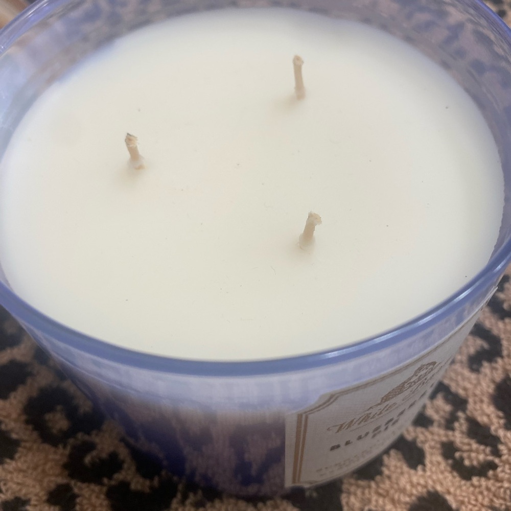White Barn Blueberry Pie Candle - Blue and Silver - Picture 2 of 3